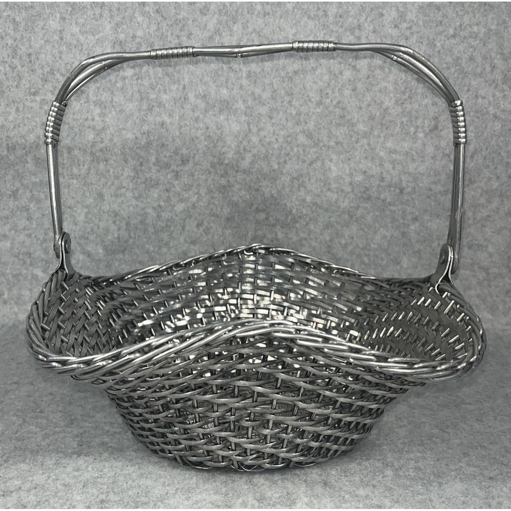 VTG Silver Tone Metal Woven Wire Basket With Fold Down Handle Decor Centerpiece - Picture 9 of 14